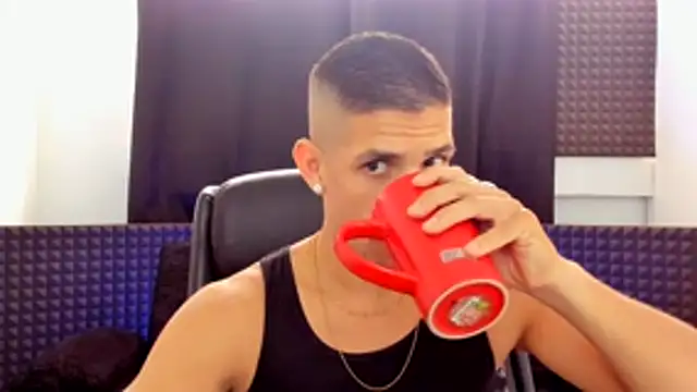 jhonnysnow17 Show in webcam