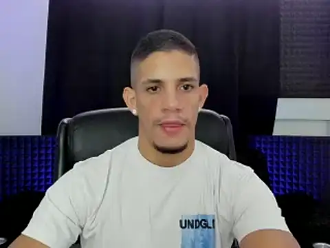 jhonnysnow17 网络视讯表演