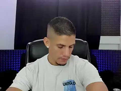 jhonnysnow17 Шоу с уебкамера