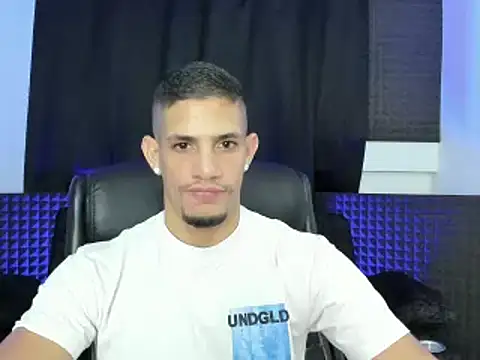 jhonnysnow17's Live XXX Chat