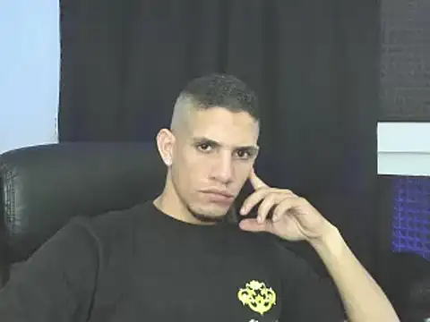 jhonnysnow17 webcam show