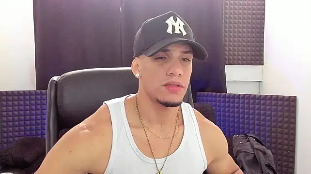 jhonnysnow17 Шоу с уебкамера