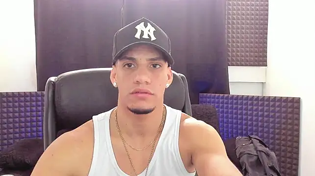 Show modela jhonnysnow17 na web-kameri