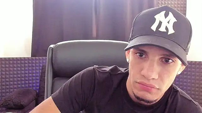 jhonnysnow17 webcam show