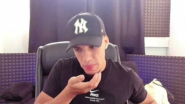 jhonnysnow17 Show in webcam