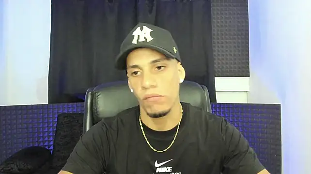 Show modela jhonnysnow17 na web-kameri