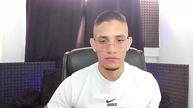 Show de jhonnysnow17 na webcam