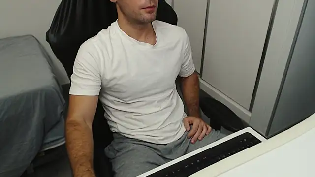 cutehairymacho Webcam show