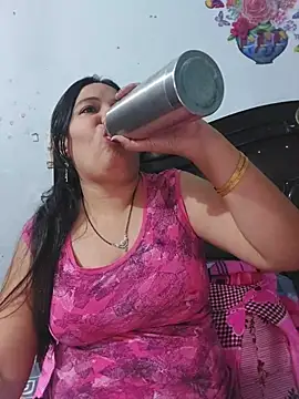 Poojabhabi101 webcam show