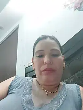 Show de Poojabhabi101 na webcam