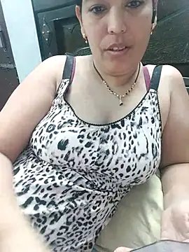 Poojabhabi101 Webcam-Show