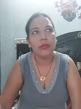 Poojabhabi101's Webcam Show