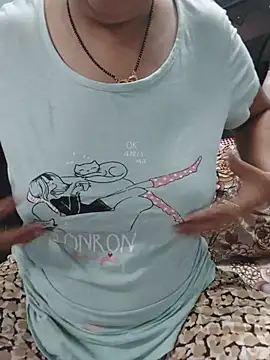 Poojabhabi101 现场XXX聊天