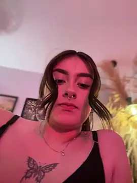 חדר צ'אט בשידור חי של cute__cherry_