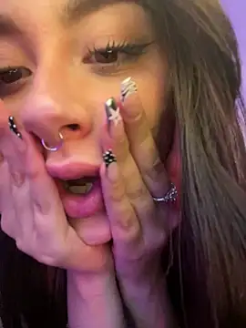 cute__cherry_'s Live XXX Chat