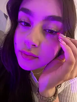 cute__cherry_ Adlı Modelin Canlı XXX Sohbeti