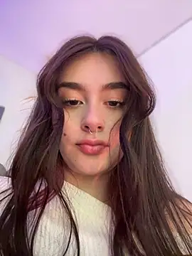 cute__cherry_'s Live XXX Chat