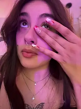 XXX chat uživo modela cute__cherry_