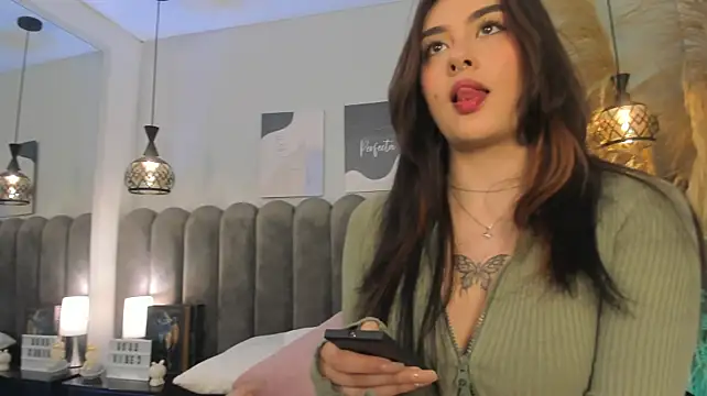 cute__cherry_ Show in webcam