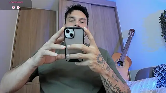 alejandro_stark's Webcam Show