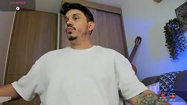 alejandro_stark's Webcam Show