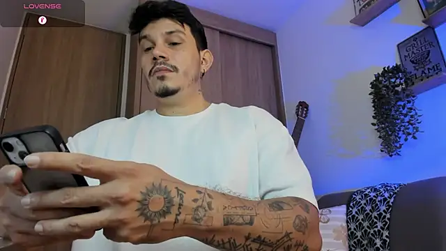 alejandro_stark's Webcam Show