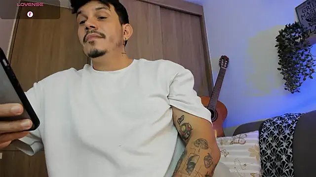 alejandro_stark's Live XXX Chat