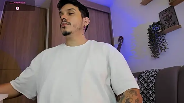 alejandro_stark Show Webcam