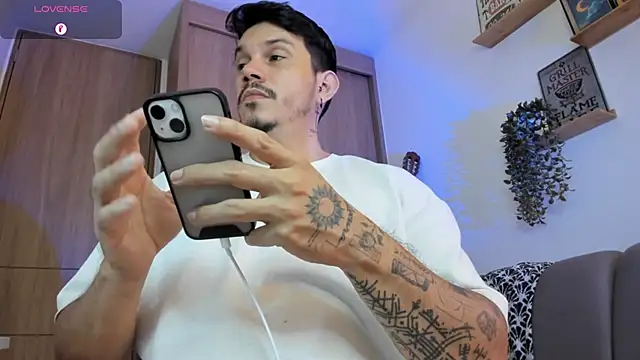 alejandro_stark Show Webcam