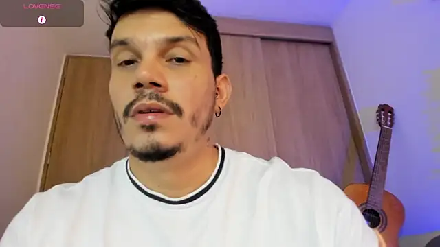 alejandro_stark's Webcam Show