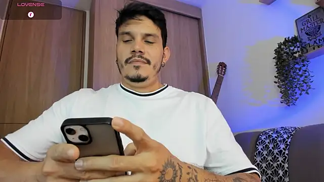alejandro_stark Adlı Modelin Web Kamerası Şovu