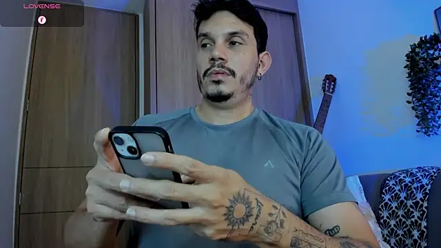 alejandro_stark's Webcam Show