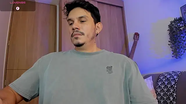alejandro_stark's Webcam Show