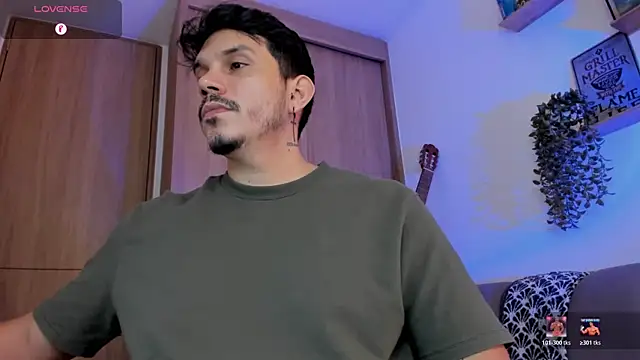 alejandro_stark Adlı Modelin Web Kamerası Şovu
