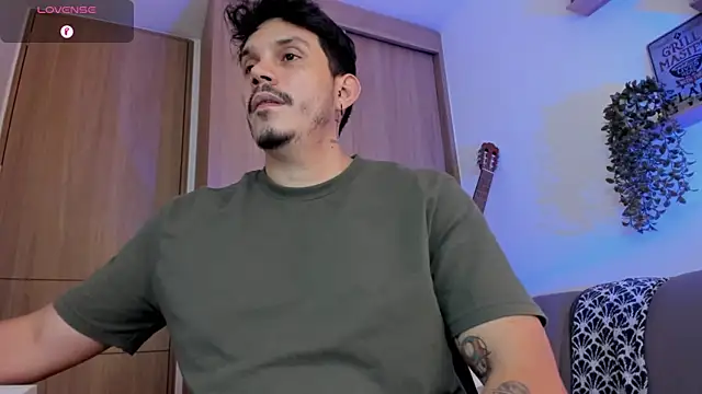 alejandro_stark's Webcam Show