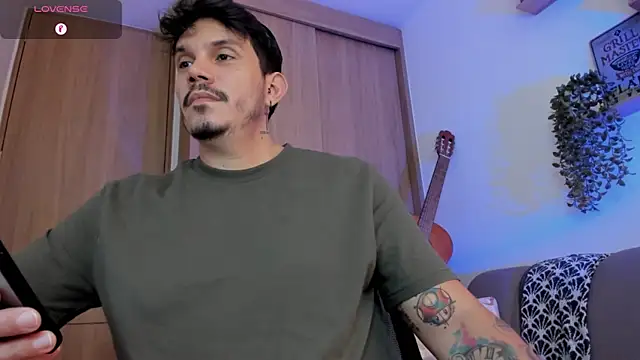 alejandro_stark's Webcam Show