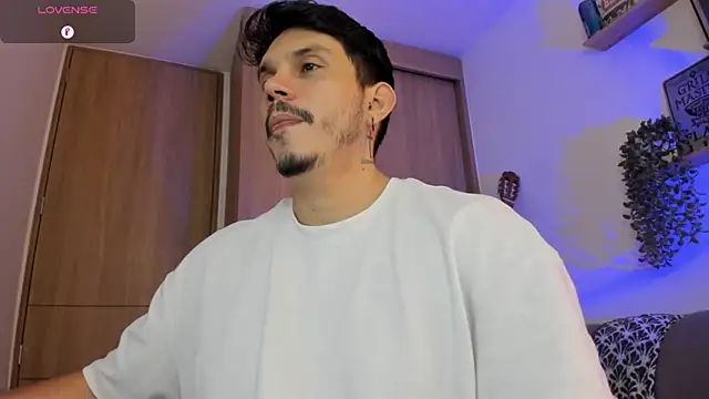 Show de alejandro_stark na webcam