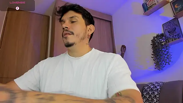 alejandro_starkのウェブカメラショー
