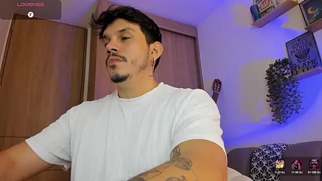 Show de alejandro_stark na webcam