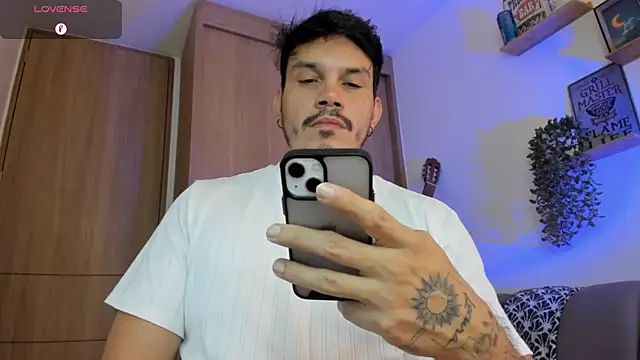 alejandro_stark Show in webcam