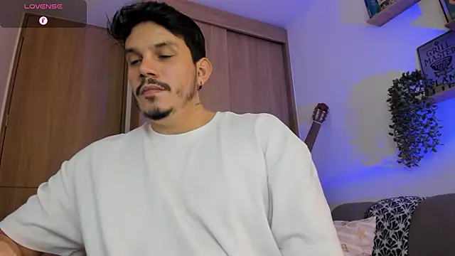 alejandro_stark Adlı Modelin Web Kamerası Şovu