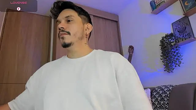 alejandro_stark's Webcam Show