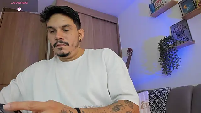 alejandro_stark Adlı Modelin Web Kamerası Şovu
