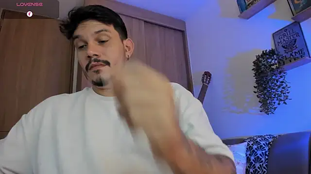 alejandro_stark's Webcam Show