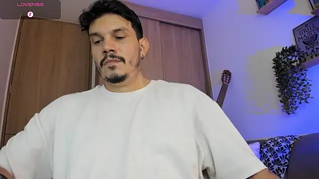 Pokazy przed kamerką – alejandro_stark