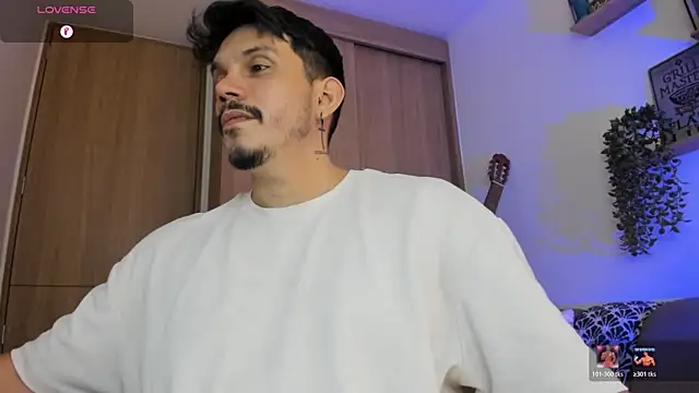 Show de alejandro_stark na webcam