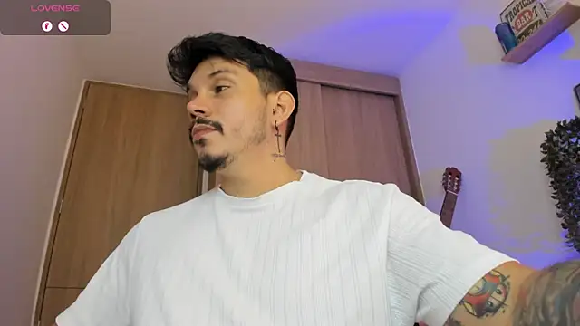 alejandro_stark's Webcam Show