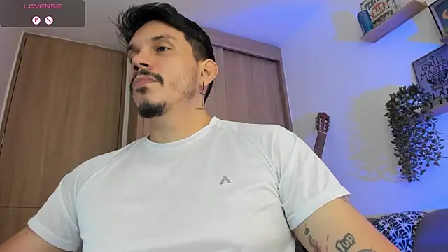 alejandro_stark Show in webcam