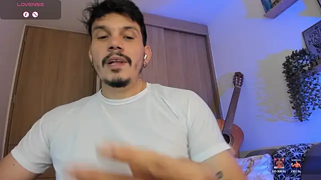 Show de alejandro_stark na webcam