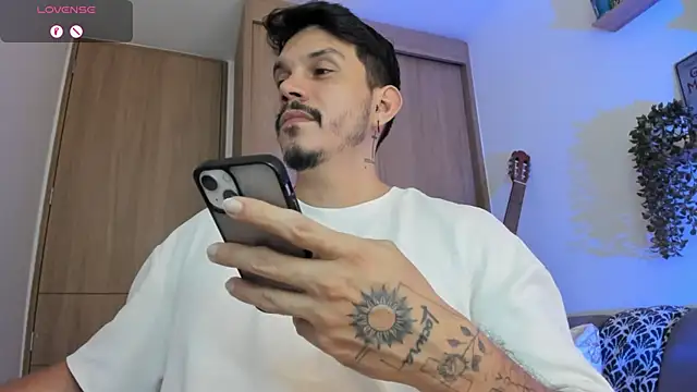 Show Webcam de alejandro_stark
